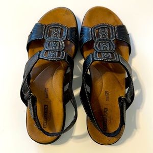 Clarks Sandals Women’s Size 9.5M Black